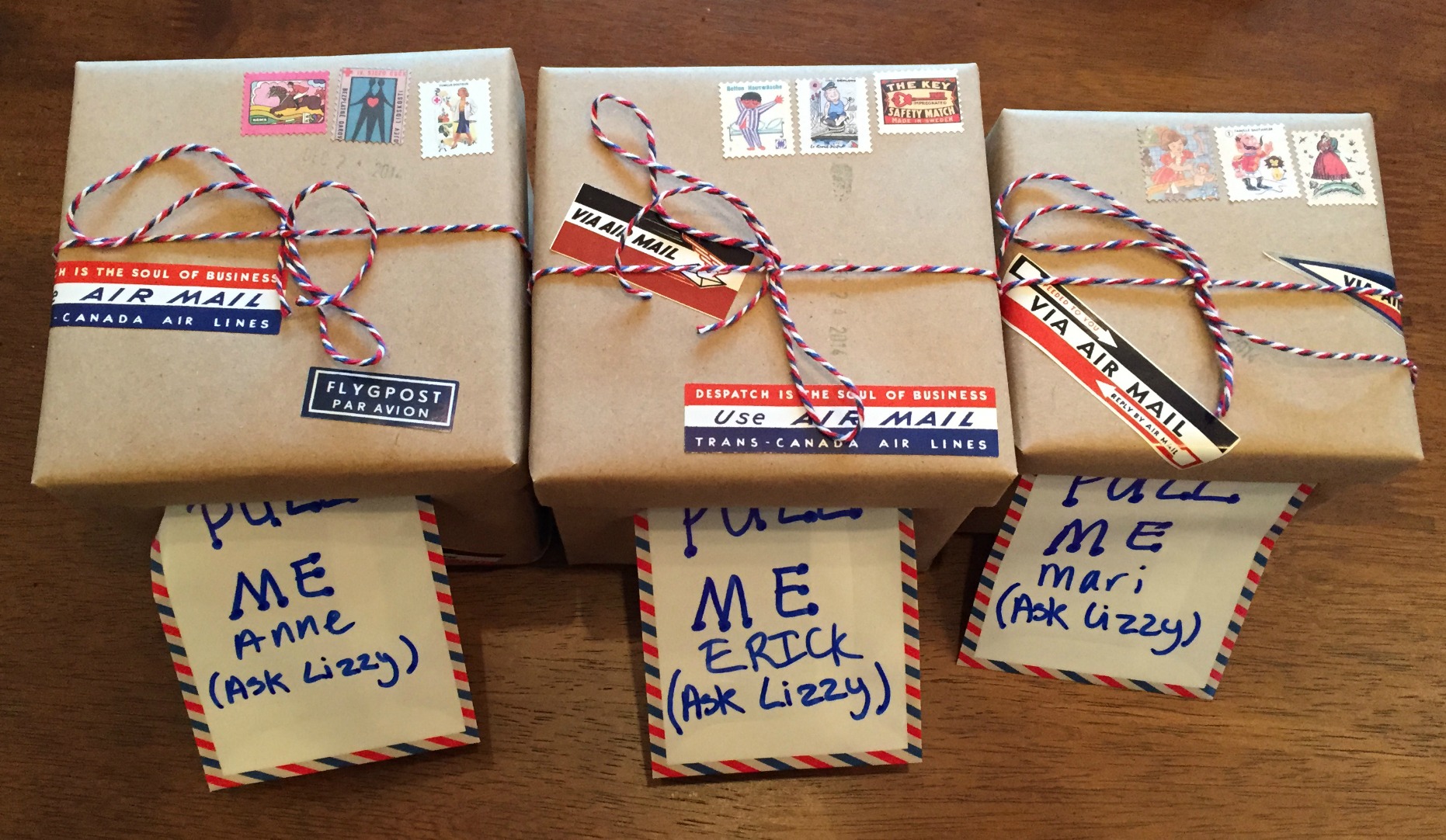 Airmail gift wrap cash box